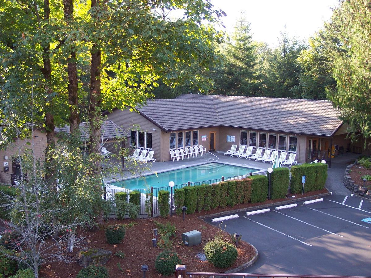 Whispering Woods Resort Welches Exterior photo